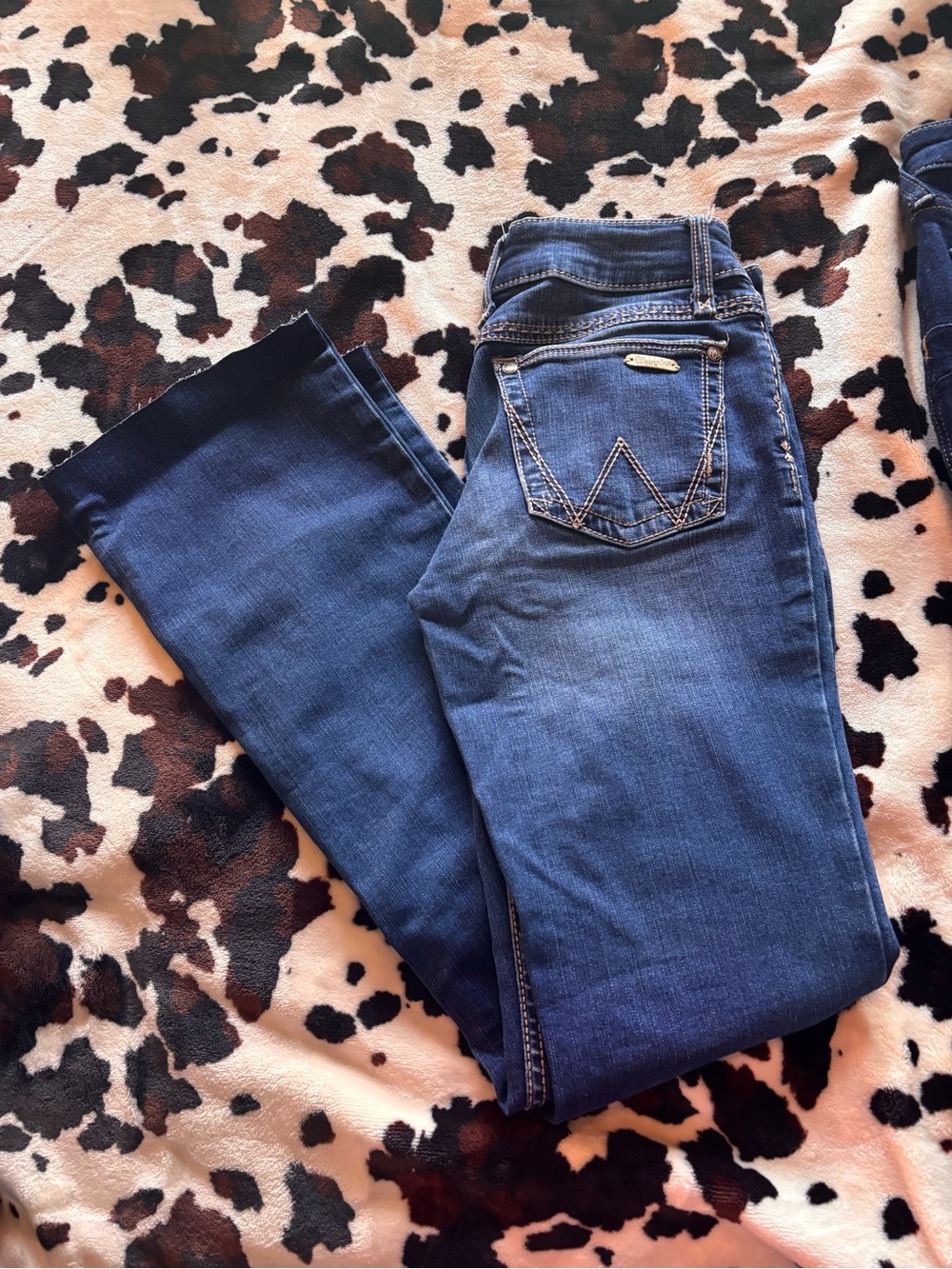 Ariat Women's Boot Cut Jeans in Light Blue and Dark Blue “read discription - Picture 4 of 7